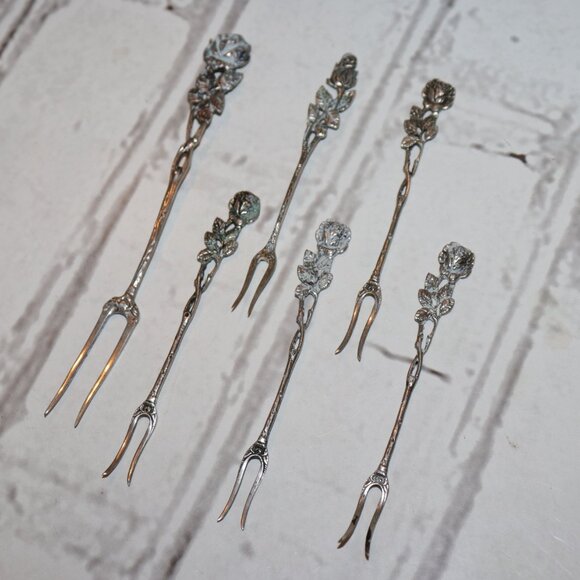 🌿✨ Vintage Ornate Rose & Floral Cocktail Forks · Set of 6 · 28g - Picture 1 of 7